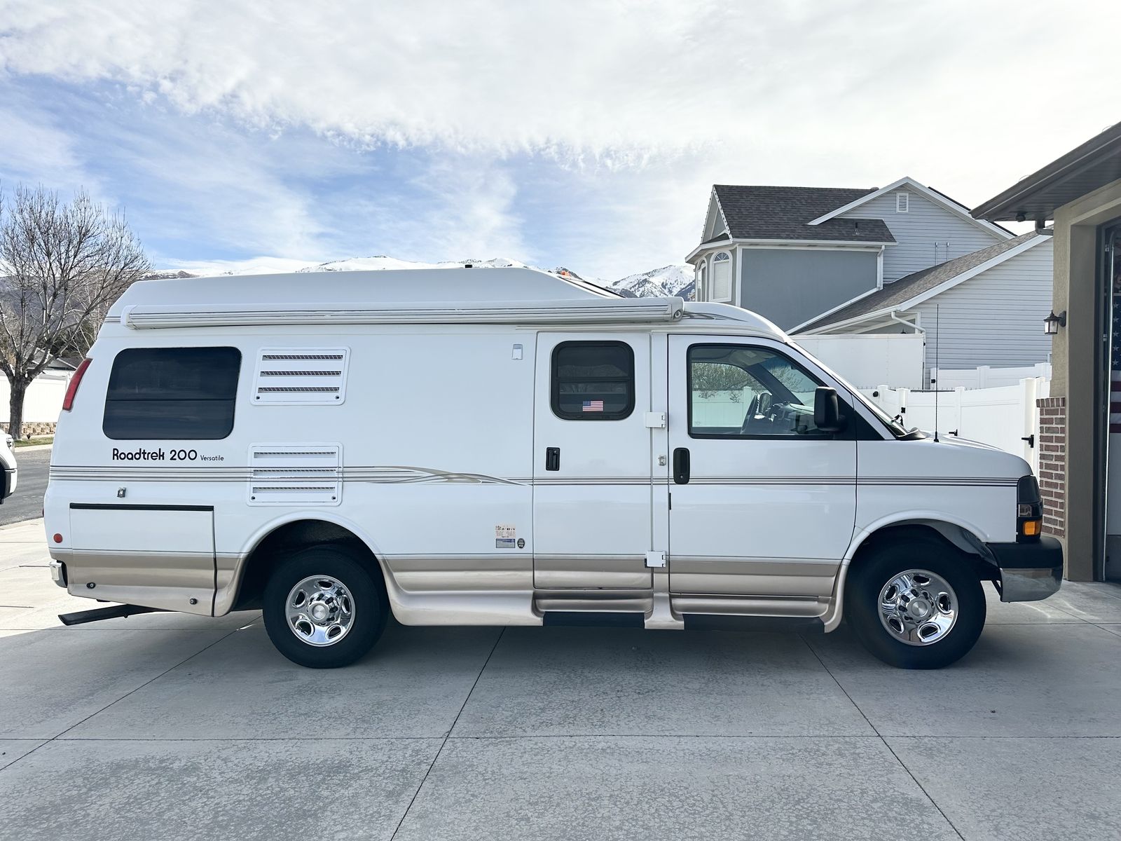 2003 Roadtrek 200 Versatile Class B