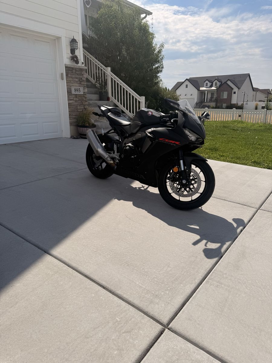 2021 Honda CBR1000RR (ABS) One Owner