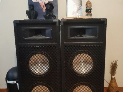 Old-school crate speakers