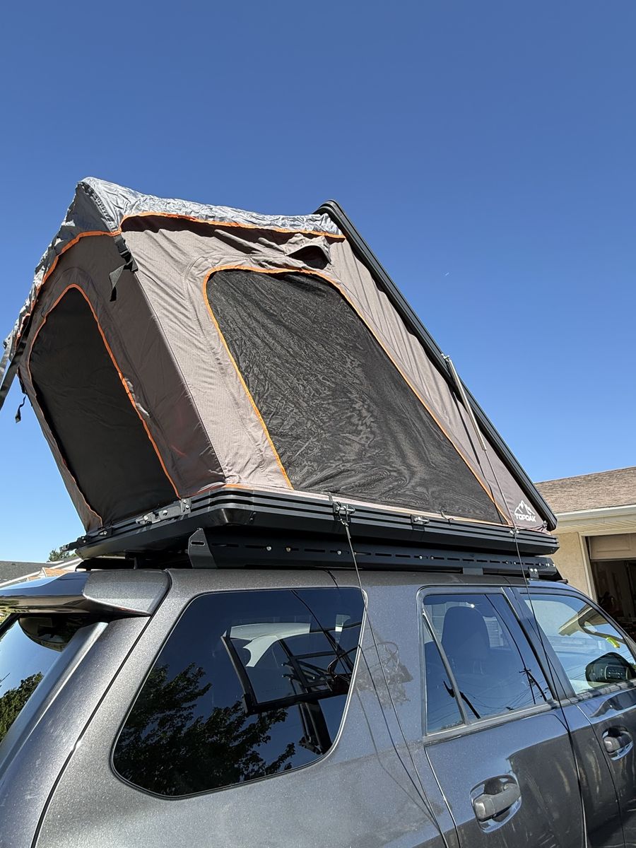 Topoak Hard Shell RTT Rooftop Tent