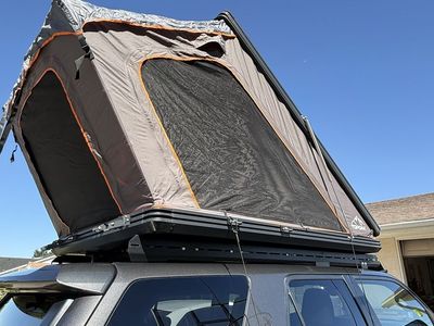 Topoak Hard Shell RTT Rooftop Tent