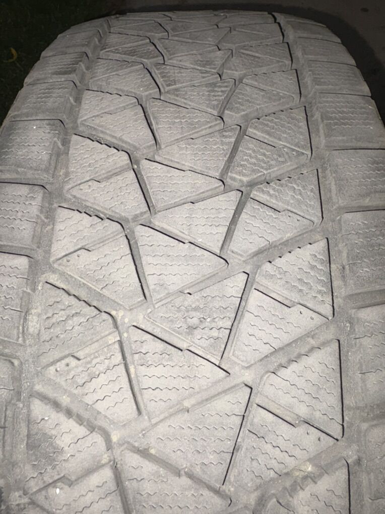 Bridgestone Blizzak Winter 245/60R20