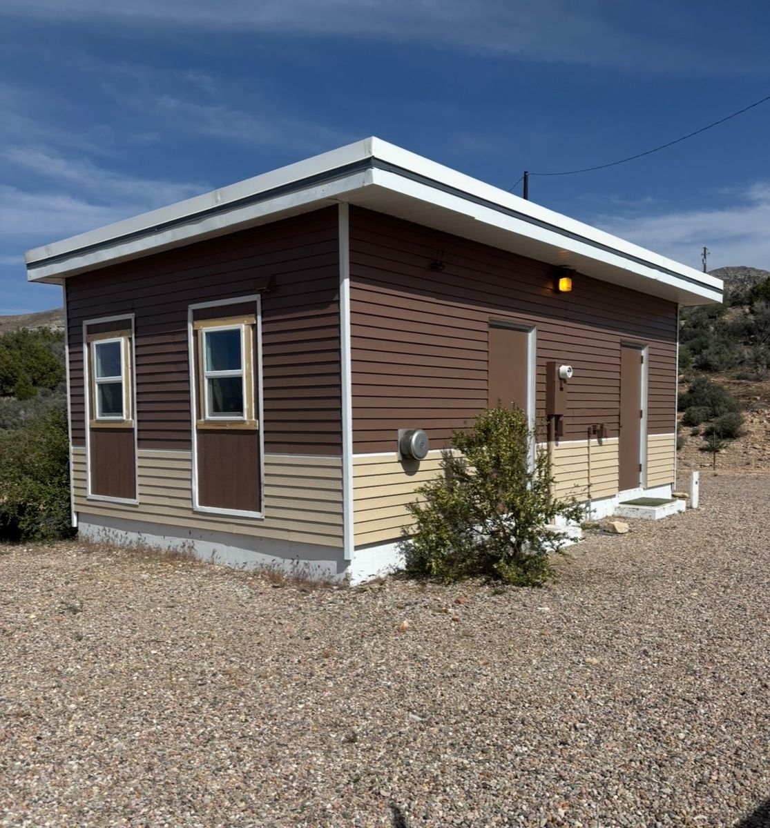 Private 1 acre property with Tiny Home & Storage. Amazing 360 deg. Views!!