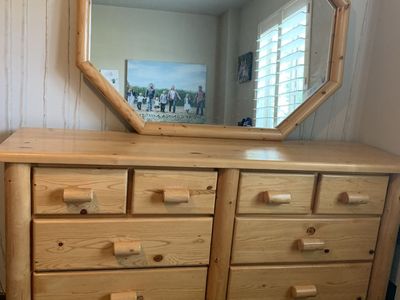 Rustic Solid Wood 8-Drawer Dresser with Octagon Mirror