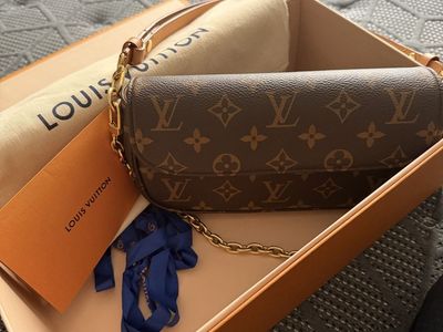 Louis Vuitton Monogram Favorite PM Shoulder Bag with Box & Dust Bag ORIGINAL ONLY USE EVERY OTHER WEEKEND