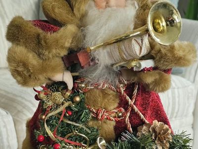 Grandeur Noel Collector's Edition 16" Santa Figure with Trumpet and Box