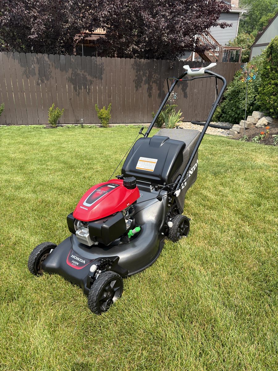 Honda HRN216 GCV170 Self-Propelled Smart Drive Lawn Mower – Excellent Condition