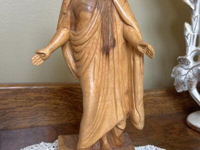 Beautiful Olive Wood Sculpture Of Christ