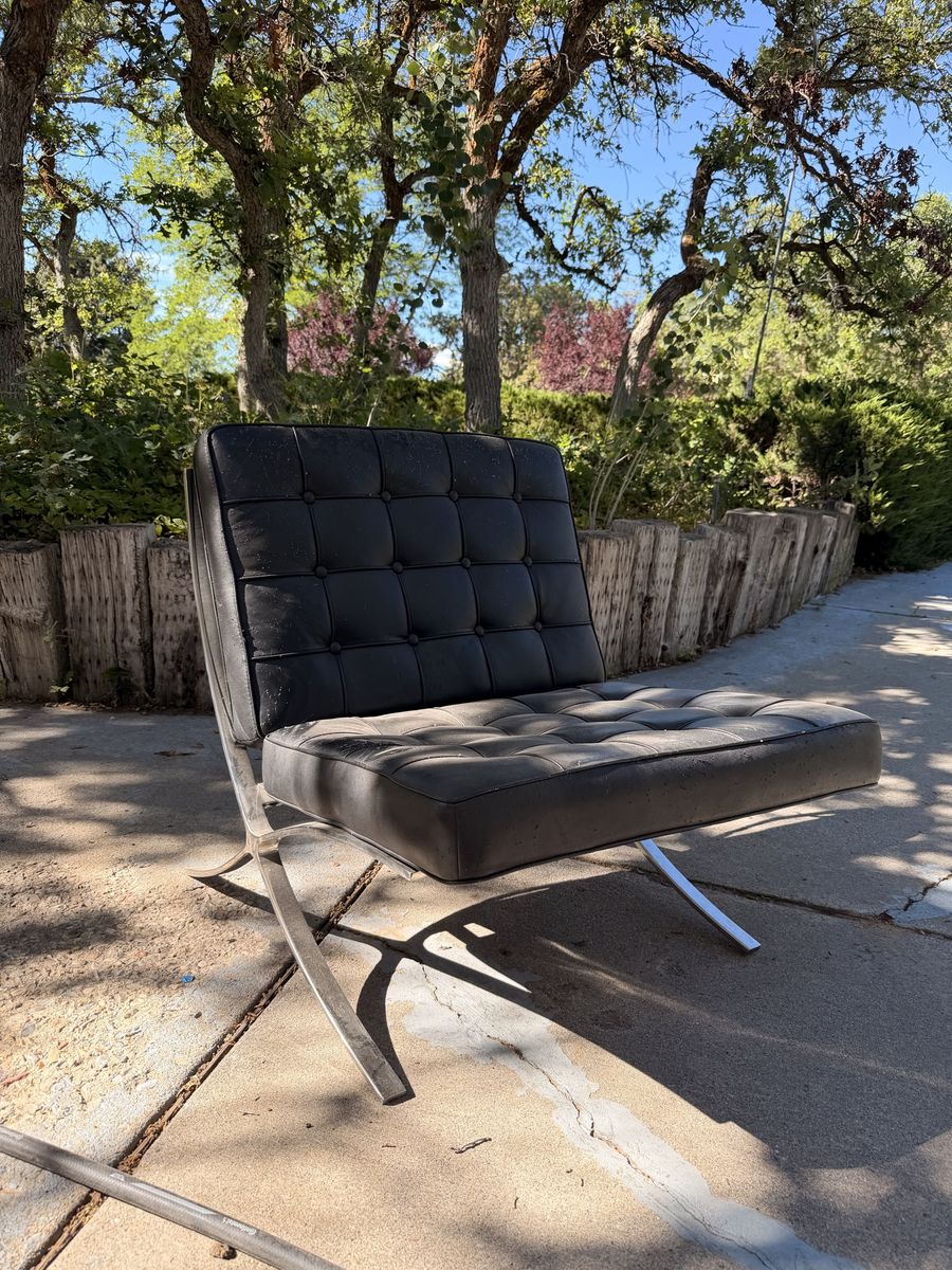 Vintage Mid-Century Modern Black Tufted Leather Barcelona Lounge Chair