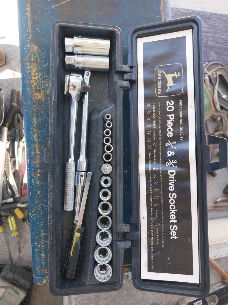 JOHN DEERE socket set 