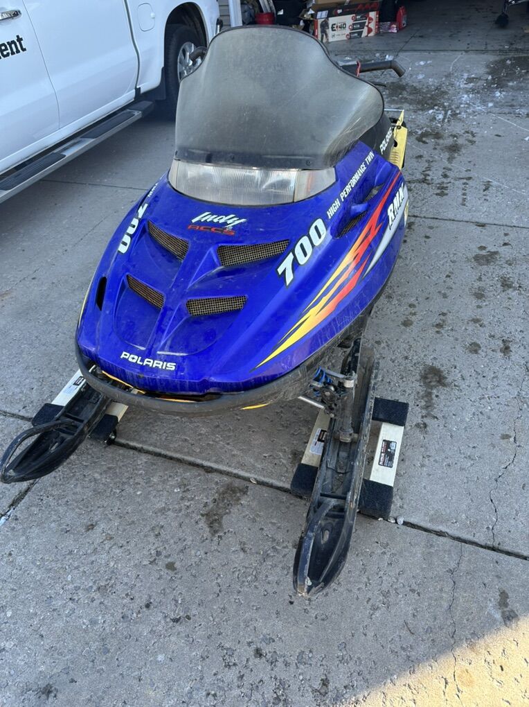 2000 Polaris Rmk 700