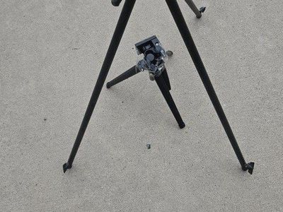 TRIPOD large metal small plastic