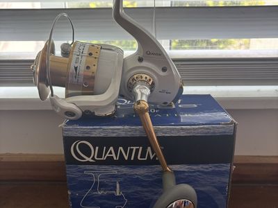 Quantum Surge SU80F Saltwater Spinning Fishing Reel and Cabelas DM45- New, Never Used