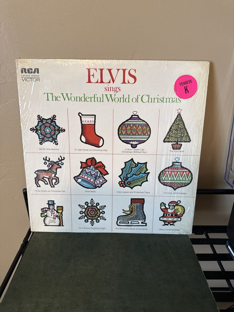Elvis Presley Sings The Wonderful World of Christmas Vinyl Record RCA Victor