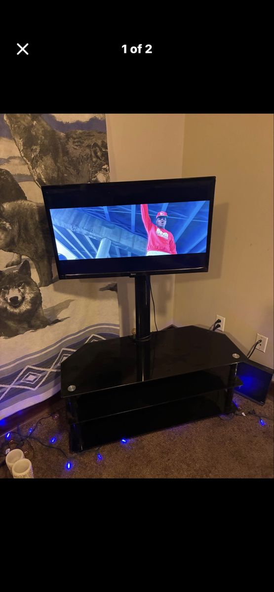 Roku Tv With Remote With Mounted Swivel Stand