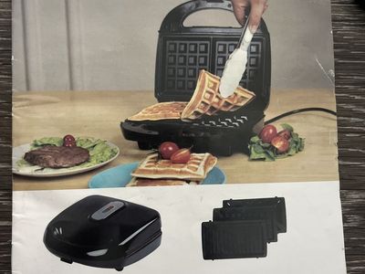 Corn Rush C1200 Black 3-in-1 Waffle Sandwich Maker