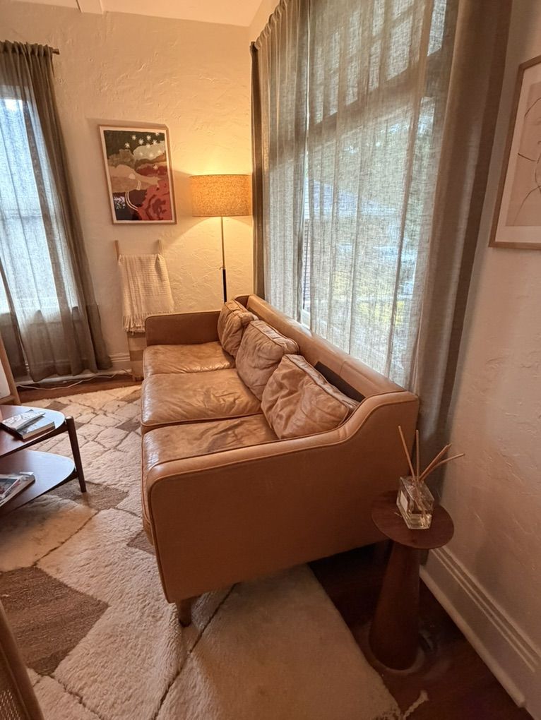 Main image 7