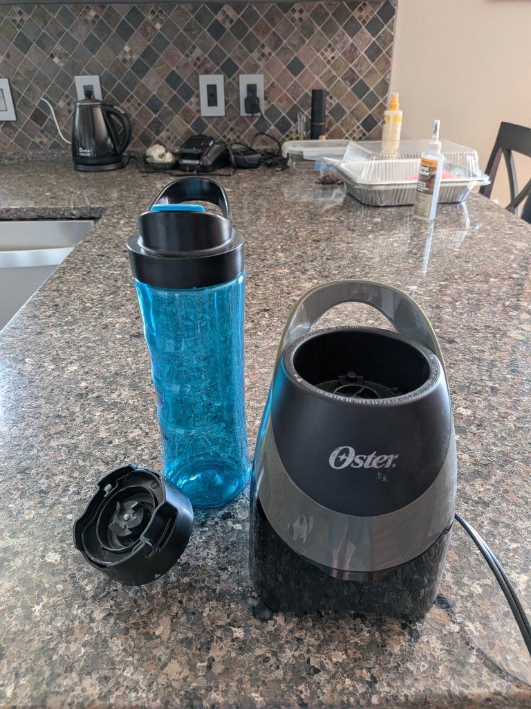 Oster My Blend 250-Watt Personal Blender with Travel Sport Bottle - Blue/Black