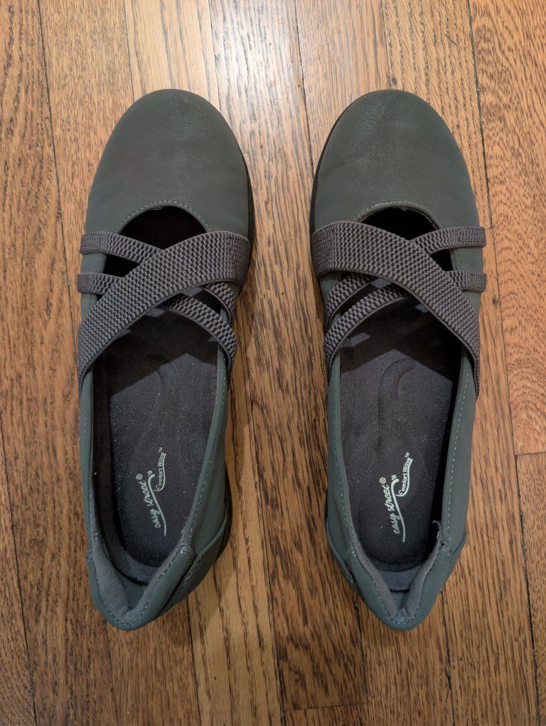 Comfort Wave by Easy Street Women's Loafers - Size 8.5 - Gray with Crisscross Straps