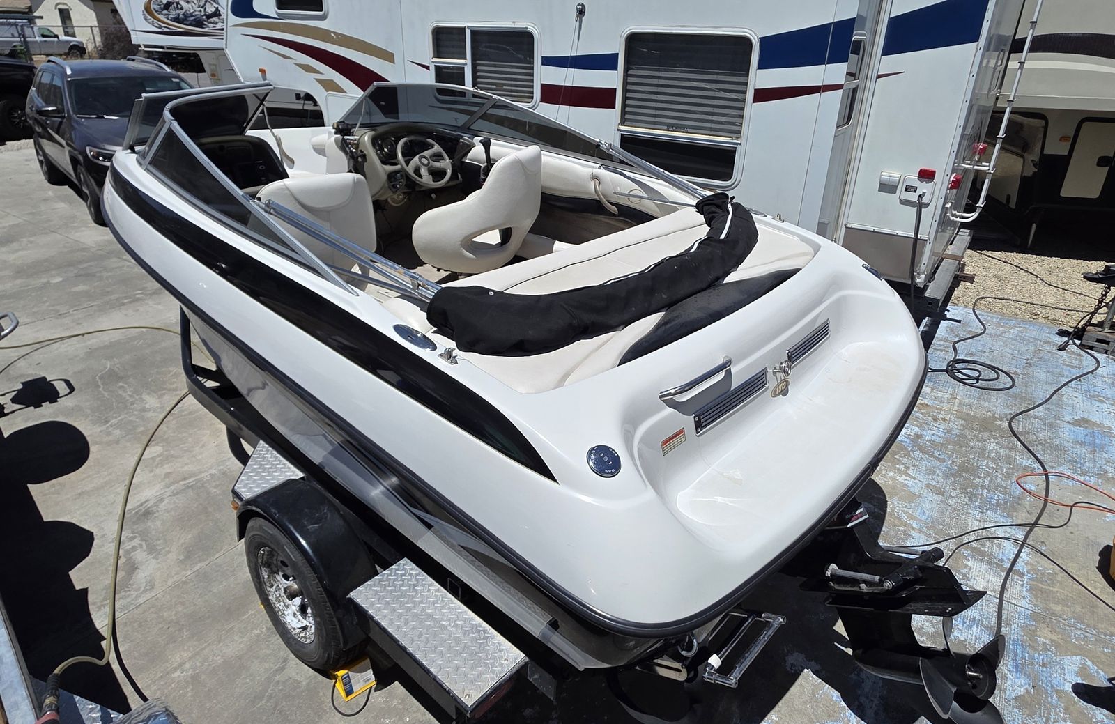 2003 Crownline 180 BR – MerCruiser 4.3L – trailer included, ready for the water