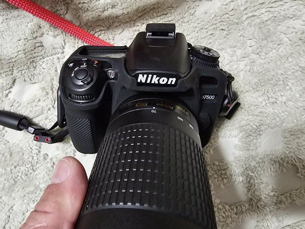 Nikon D7500 DSLR Camera with AF-P DX NIKKOR 18-55mm f/3.5-5.6G VR Lens - Excellent Condition