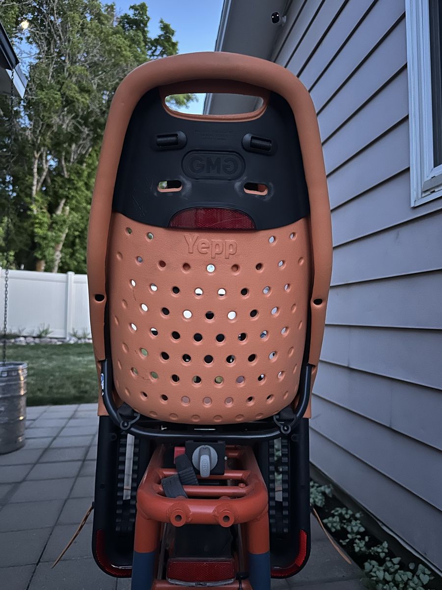 Thule Yepp Maxi Child Bike Seat - Orange-Easyfit - Excellent Condition.