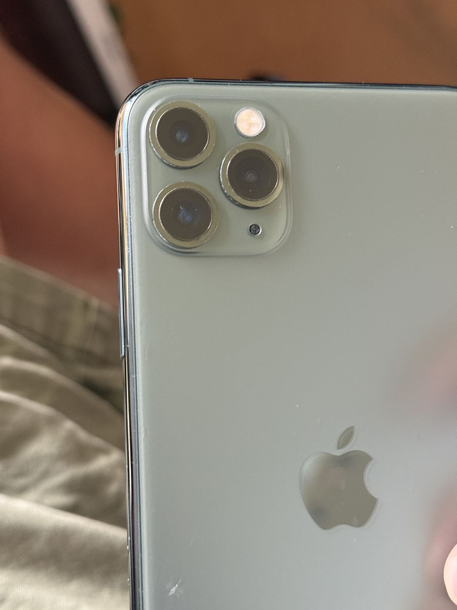 Apple iPhone 11 Promax- Unlocked - Good Condition - 64GB