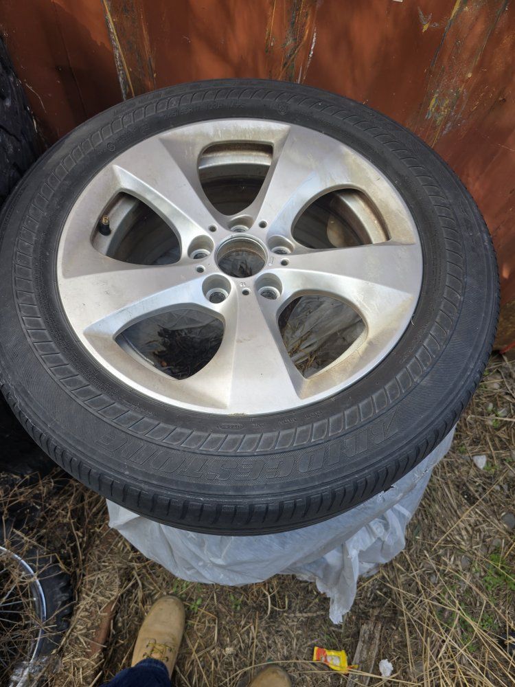 Bridgestone Dueler 245/55R17 Tire Mounted on Alloy Wheel Rim
