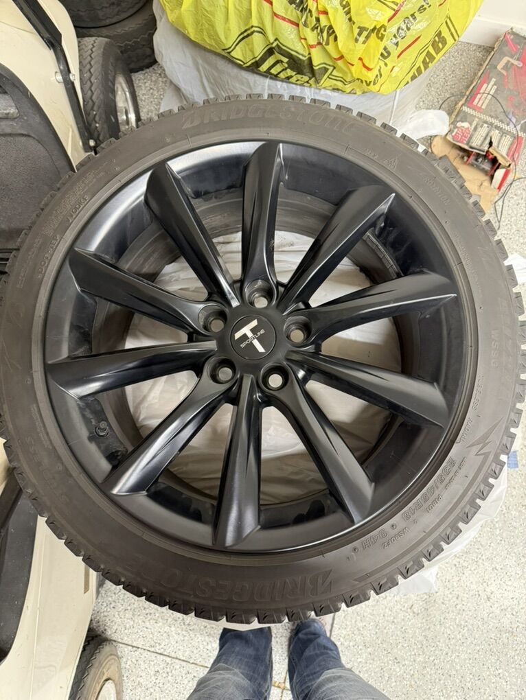 18 Inch T Sportline Bridgestone Blizzak 235/45/18