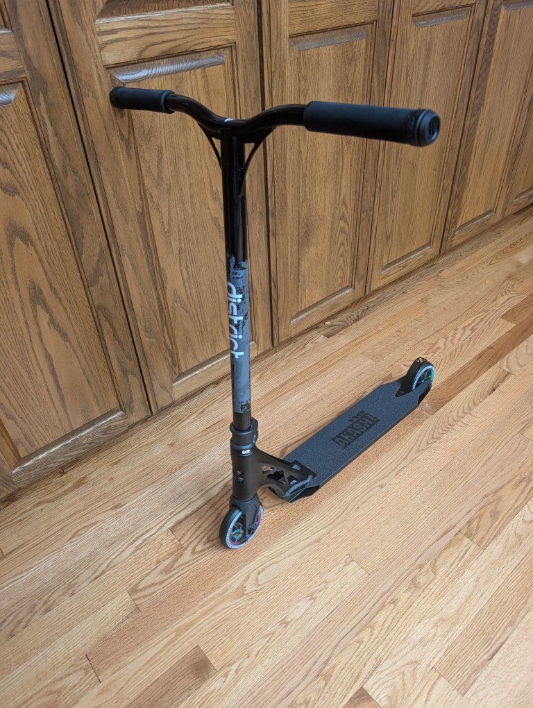 Kid Pro Scooter - District & Akashi