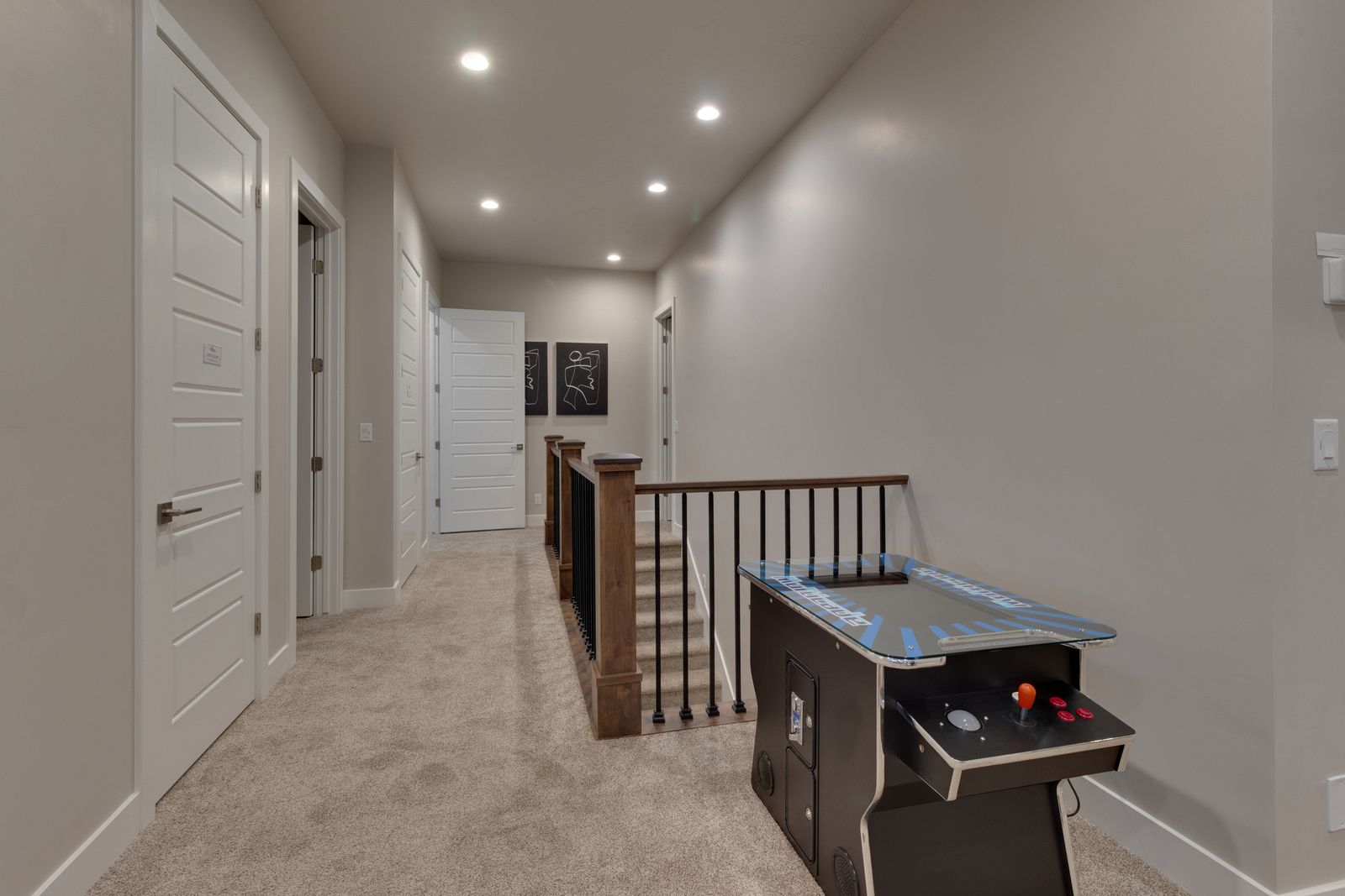 Main image 19