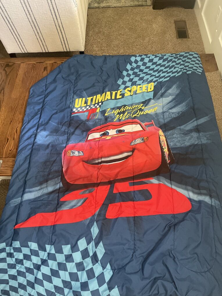 Disney Cars Lightning McQueen Reversible Comforter