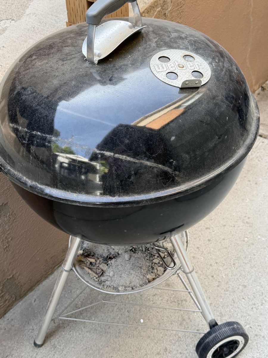 Weber Kittle With Attachments And New Covet