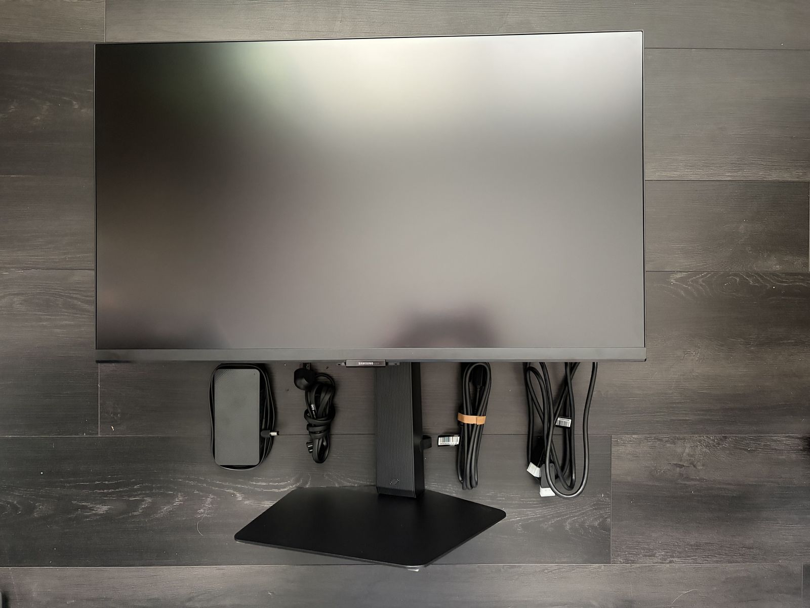 Odyssey G7 (G70D) 4K UHD IPS 144Hz 1ms(GtG) Smart Gaming Monitor