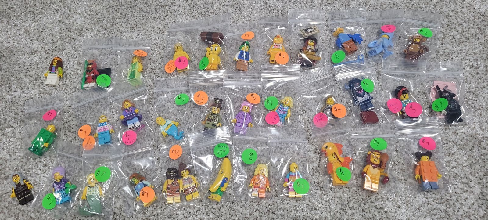 33 Lego Collectable Series Minifigures