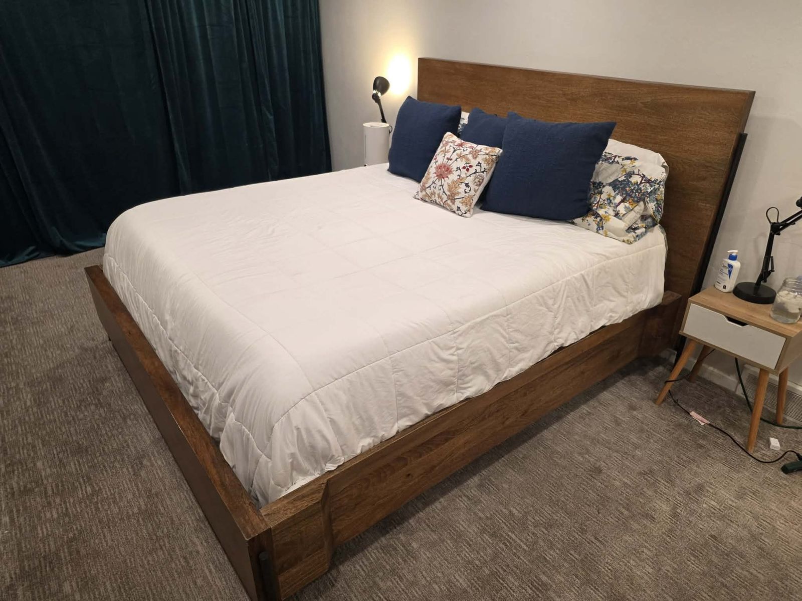 California King Hekman bedframe and Puffy Mattress