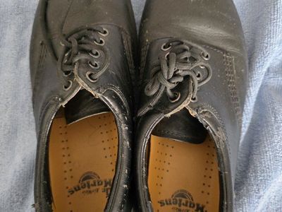Dr. Martens Original Black Leather Oxford Shoes - Men's Size 11 - Classic AirWair Soles