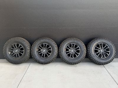 Ford Ranger Raptor wheels and tires 285/70R17