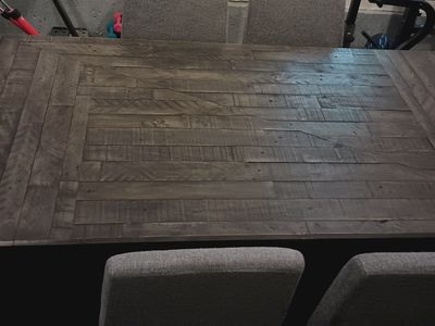 Rustic Wood Dining Table - Durable & Stylish