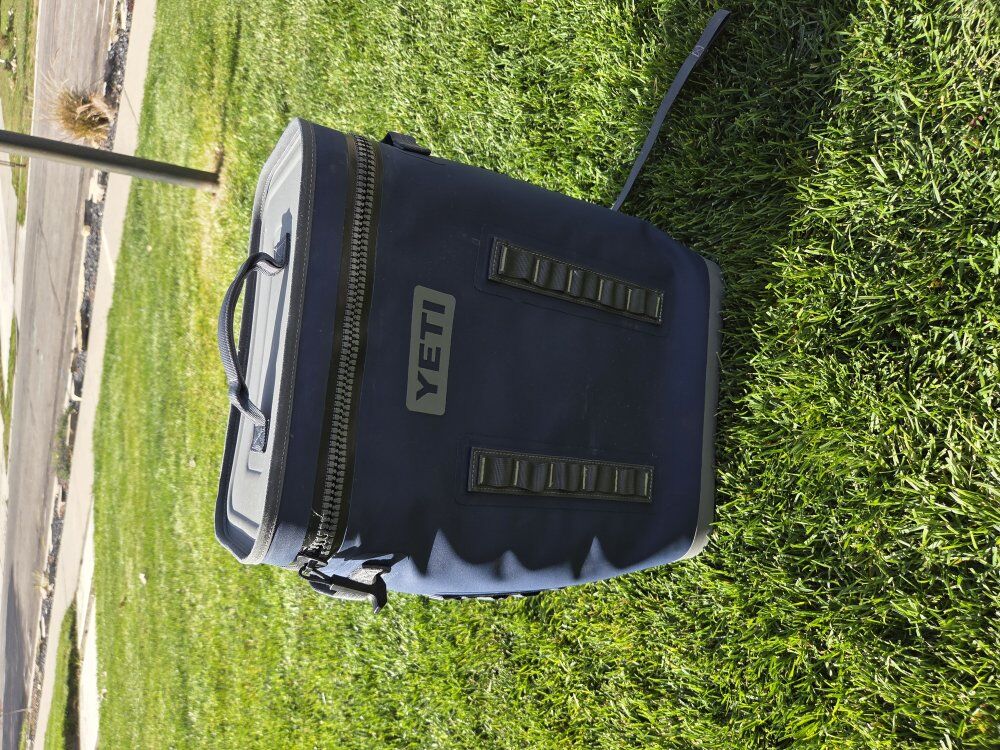 Yeti Hopper Backflip 24 Backpack Cooler