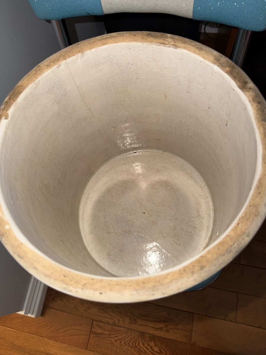 Main image 3