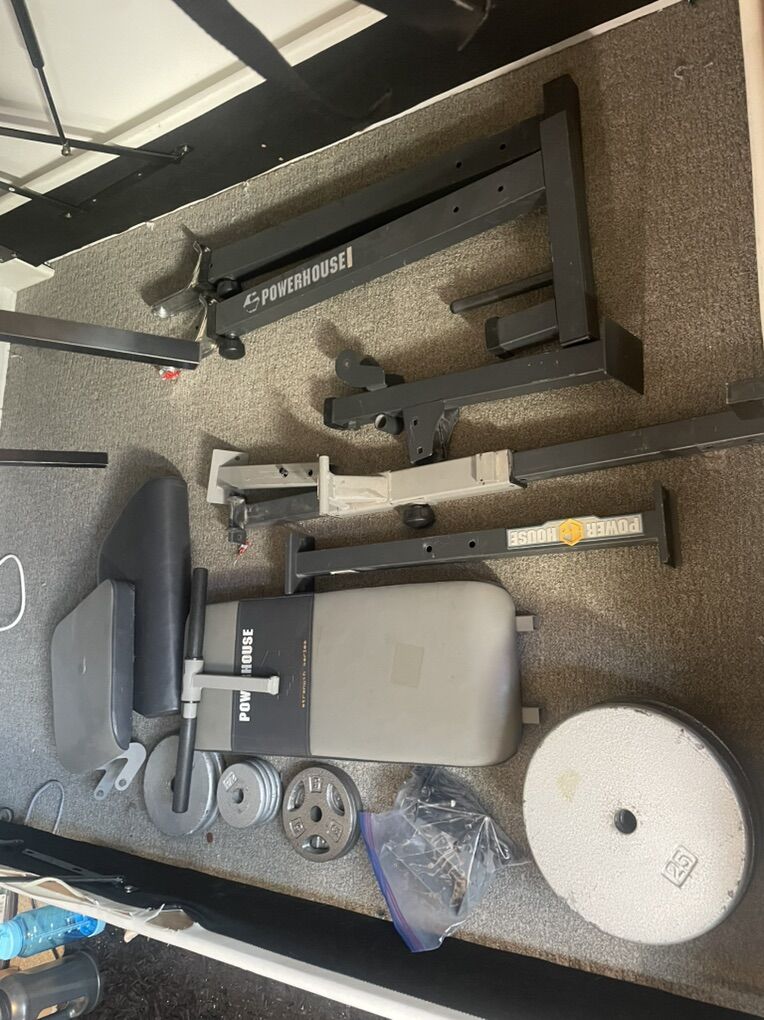 Bench press with weights and bars