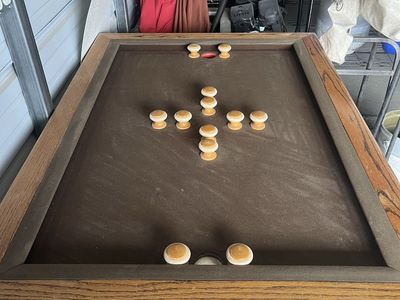 Bumper pool table