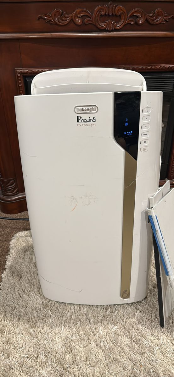 De'Longhi Pinguino portable air conditioner AC unit, ice cold 14k BTU with UV cleaner A/C