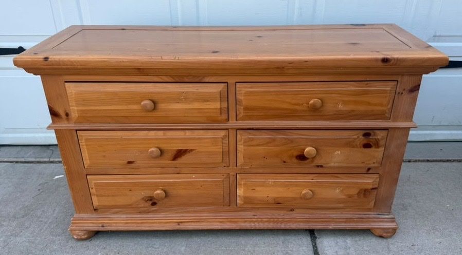 Darling dresser