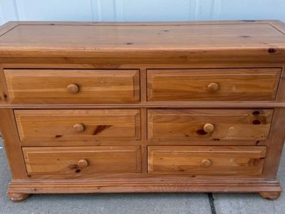 Darling dresser
