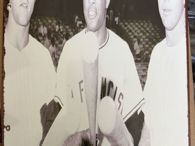 Maris Mays Mantle