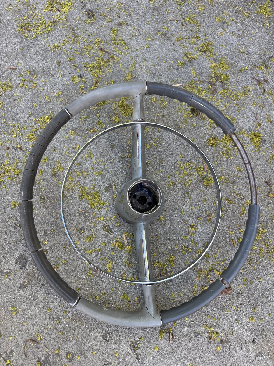 Steering wheel Cadillac