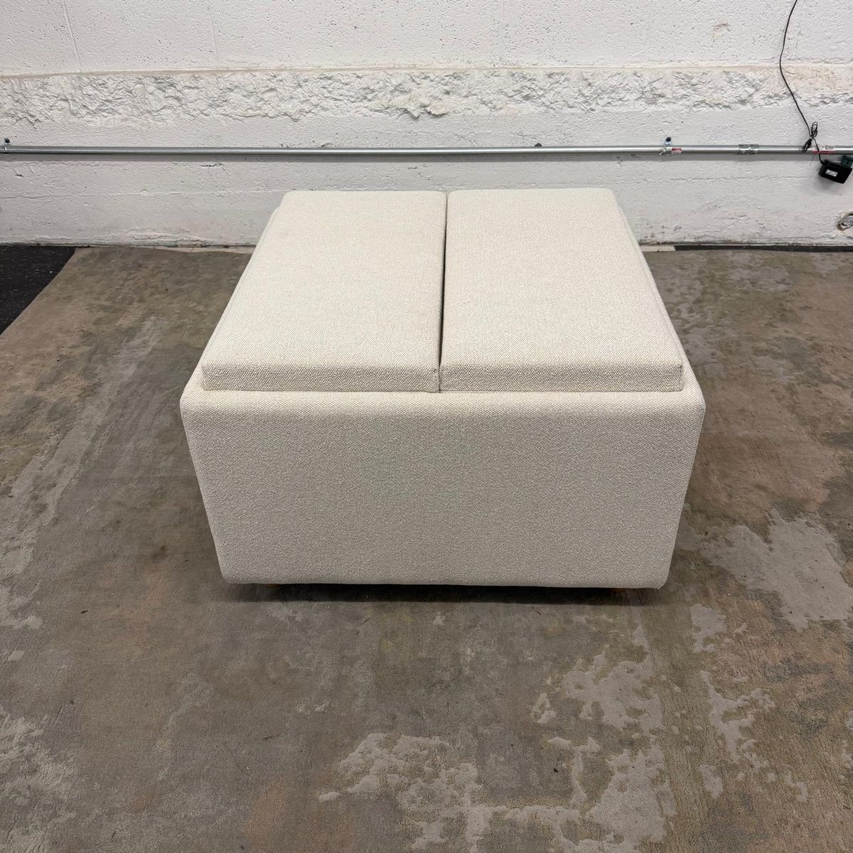 LIKE NEW!! COSTCO HENREDON SONA FABRIC STORAGE OTTOMAN W/ REVERSIBLE WOOD TRAY TOPS!!