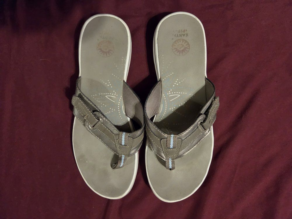 women's size 9 flip flops